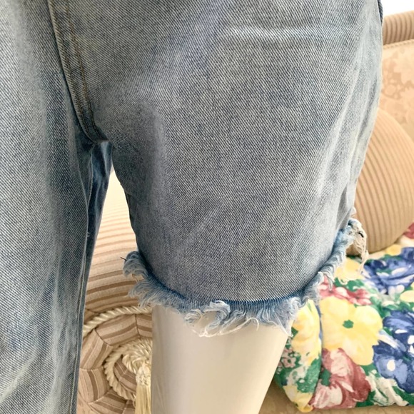 3/$15 Patchwerk Asymmetric Cut Jeans in Light Wash - Picture 4 of 10